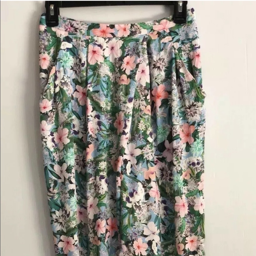 Zara Women's Floral Pleated Trousers Pants Size S - Picture 4 of 8